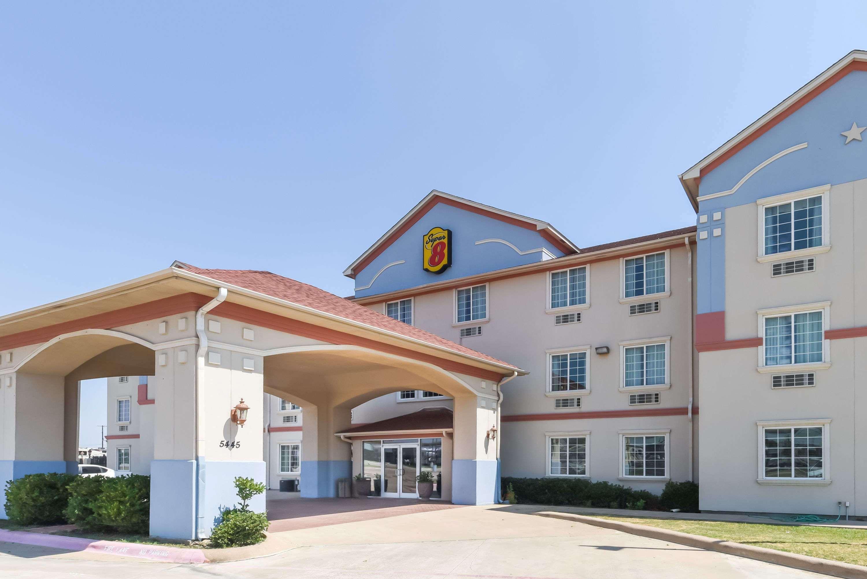 Super 8 By Wyndham Alvarado מראה חיצוני תמונה